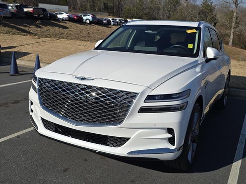 Used 2024 Genesis GV80 3.5T w/ Prestige Package image 3