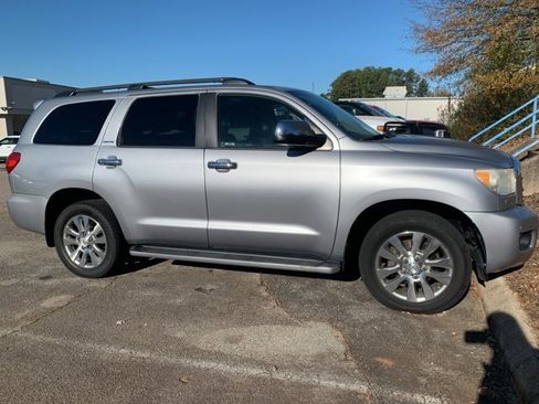 Used 2010 Toyota Sequoia Limited image 4