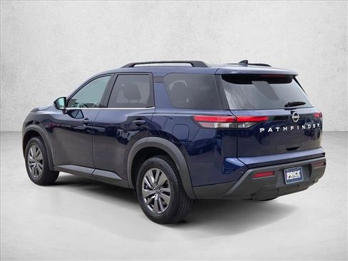 Used 2025 Nissan Pathfinder SV FWD image 8
