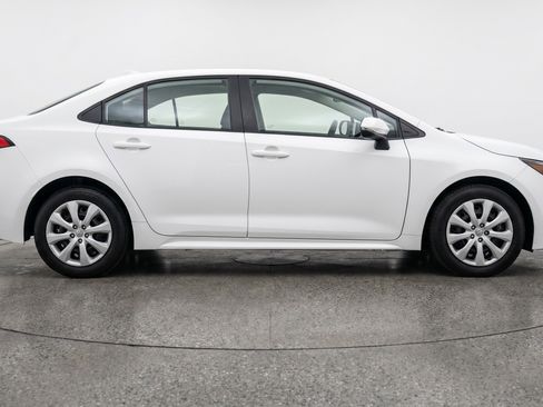 Used 2025 Toyota Corolla LE FWD image 11