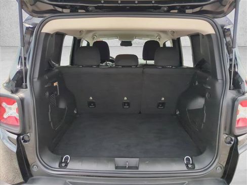 Used 2023 Jeep Renegade Trailhawk AWD/4WD image 7