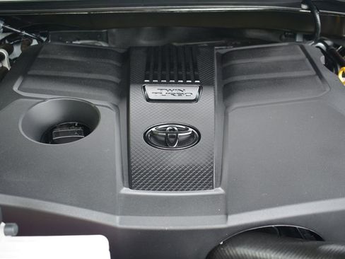 Used 2024 Toyota Tundra Limited AWD/4WD image 26