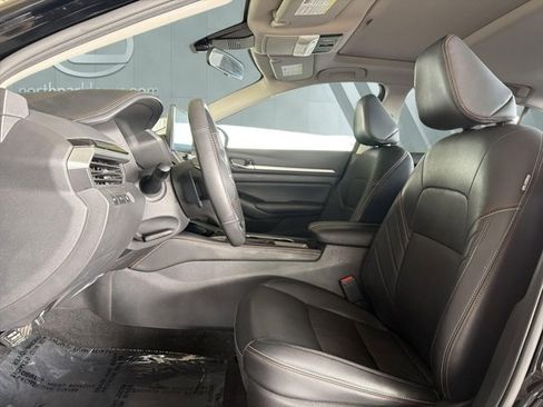 Used 2024 Nissan Altima 2.5 SR w/ SR Premium Package FWD image 8