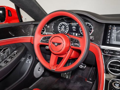 Certified 2024 Bentley Continental GT V8 AWD/4WD image 22