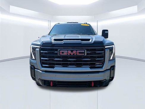 Used 2024 GMC Sierra 2500 AT4 w/ Technology Package AWD/4WD image 10