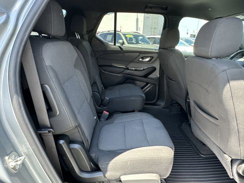 Used 2023 Chevrolet Traverse LT FWD image 20