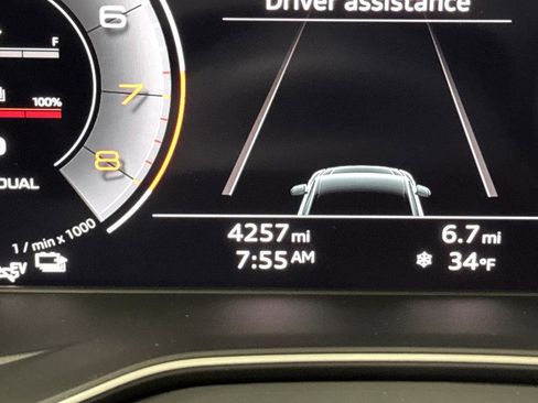 Used 2023 Audi Q5 e Premium Plus w/ Premium Plus Package image 6