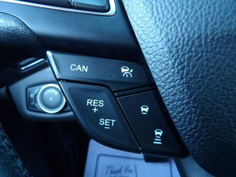 Used 2019 Ford Escape Titanium image 18