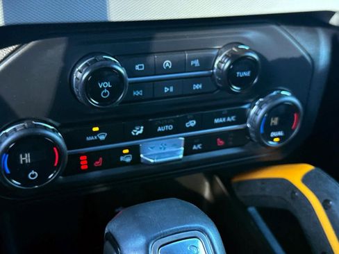 Used 2023 Ford Bronco Badlands image 17