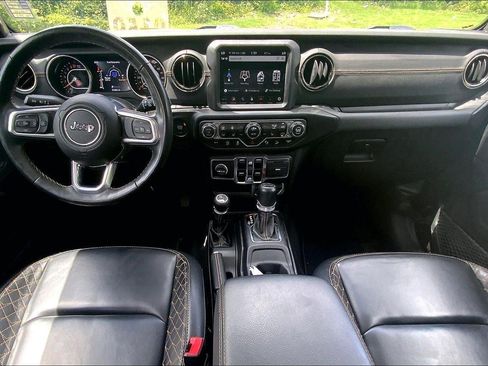 Used 2021 Jeep Wrangler Unlimited Sahara AWD/4WD image 16