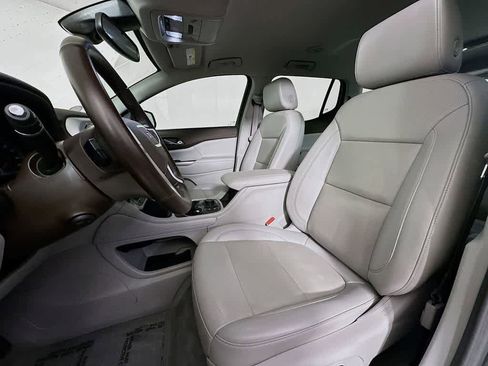 Used 2023 GMC Acadia SLT w/ Preferred Package image 12