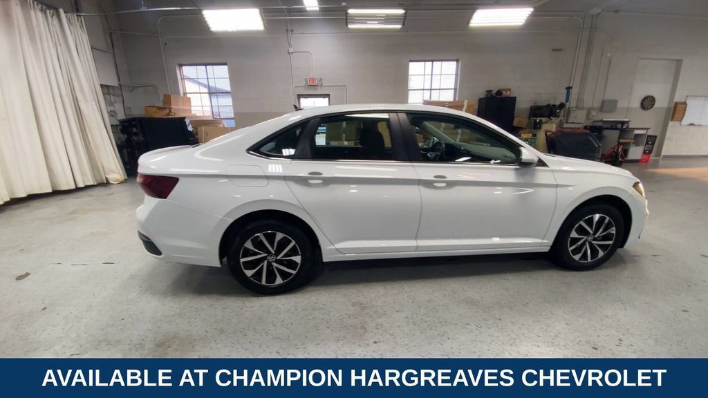 Used 2025 Volkswagen Jetta S FWD image 11