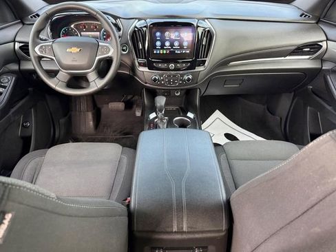 Used 2023 Chevrolet Traverse LT FWD image 12