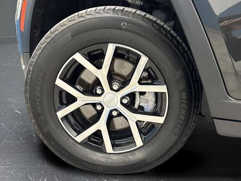 Used 2025 Jeep Grand Cherokee L Limited image 37