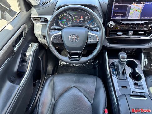 Used 2021 Toyota Highlander Platinum AWD/4WD image 15