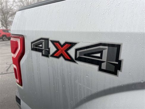 Used 2019 Ford F150 Lariat image 9