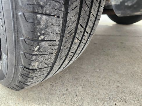 Used 2010 Toyota Camry Base 4dr Sedan 6A image 18