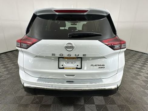 Used 2024 Nissan Rogue Platinum w/ Platinum Premium Package AWD/4WD image 3