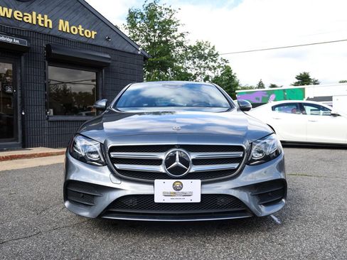 Used 2018 Mercedes-Benz E 300 4MATIC image 2