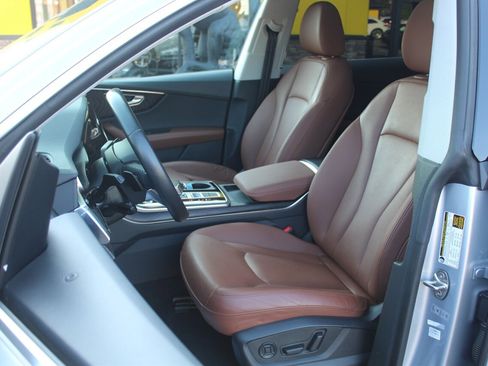 Used 2022 Audi Q8 Premium Plus image 12