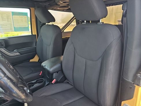 Used 2013 Jeep Wrangler Sport w/ Connectivity Group AWD/4WD image 18