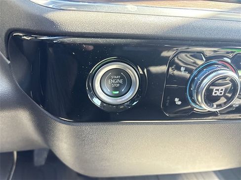 Certified 2023 GMC Sierra 1500 SLT image 17