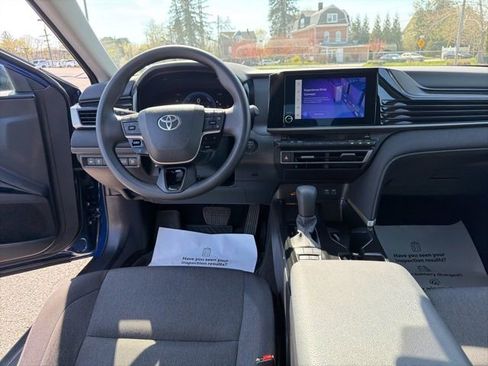 Used 2025 Toyota Camry LE image 16