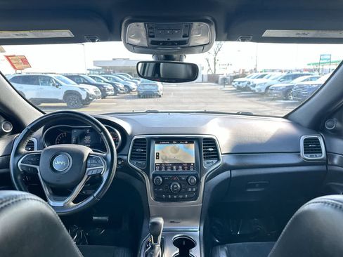 Used 2018 Jeep Grand Cherokee Altitude image 20