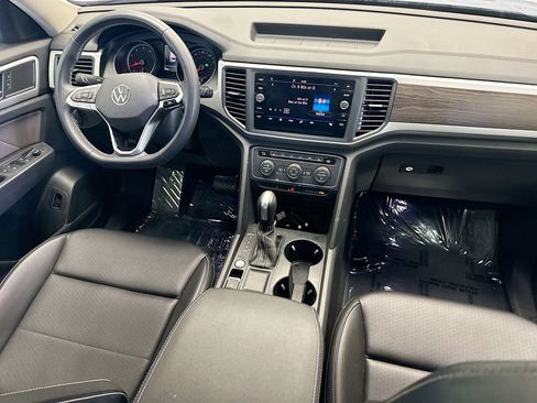 Used 2021 Volkswagen Atlas SE w/ Towing Package image 12