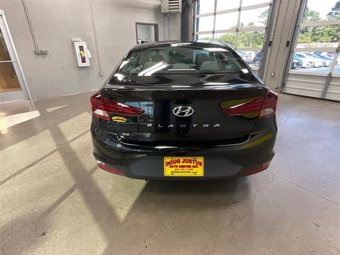 Used 2020 Hyundai Elantra SE FWD image 4