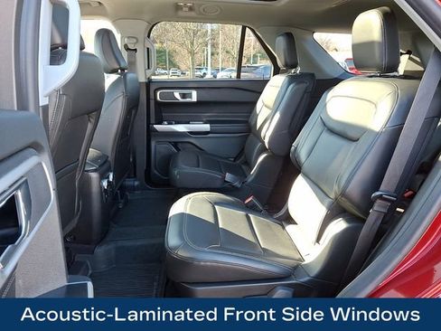 Used 2022 Ford Explorer XLT w/ Equipment Group 202A image 14