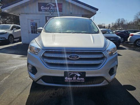 Used 2019 Ford Escape SE image 3