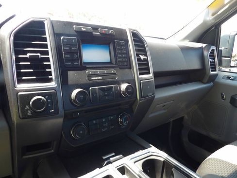 Used 2015 Ford F150 XLT w/ Trailer Tow Package AWD/4WD image 7
