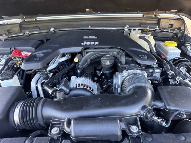 Used 2020 Jeep Wrangler Unlimited Sahara AWD/4WD image 18