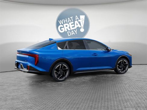 New 2025 Kia K4 GT-Line image 6