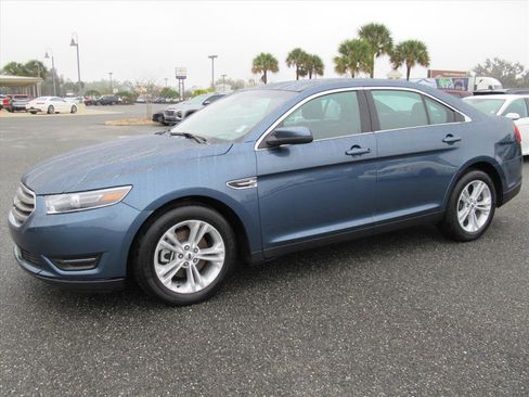 Used 2018 Ford Taurus SEL image 4
