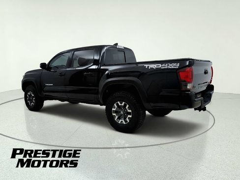 Used 2018 Toyota Tacoma TRD Off-Road w/ Technology Package AWD/4WD image 5