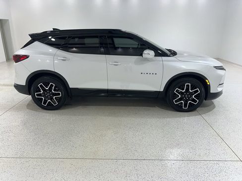 Used 2023 Chevrolet Blazer RS w/ Driver Confidence II Package FWD image 6