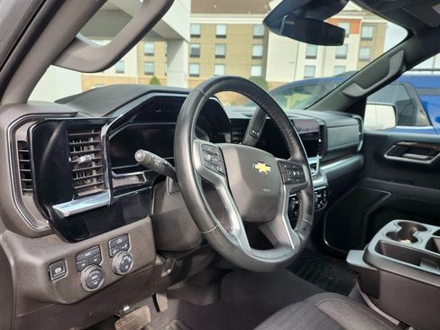 Used 2025 Chevrolet Silverado 1500 LT image 19