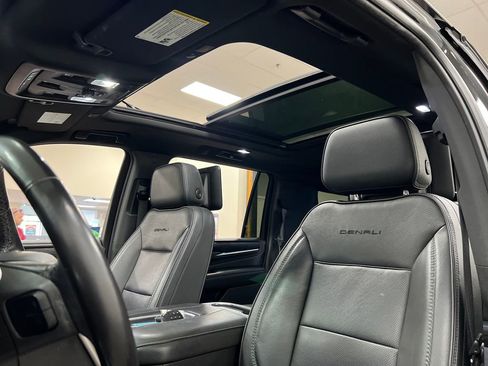Used 2021 GMC Yukon XL Denali AWD/4WD image 23