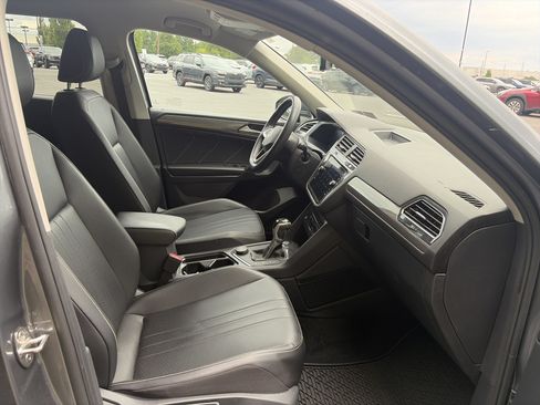 Used 2023 Volkswagen Tiguan SE AWD/4WD image 25