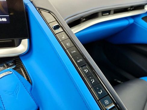 Used 2021 Chevrolet Corvette Stingray Premium Cpe w/ Z51 Performance Package image 20