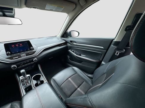 Used 2024 Nissan Altima 2.5 SR FWD image 22