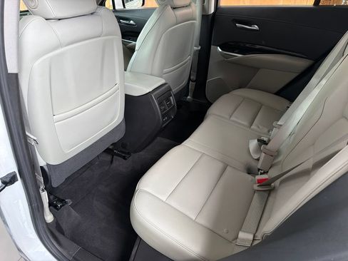 Used 2023 Cadillac XT4 Premium Luxury FWD image 30
