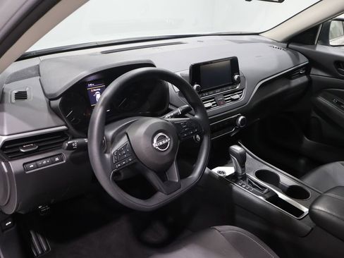 Used 2024 Nissan Altima 2.5 S image 13