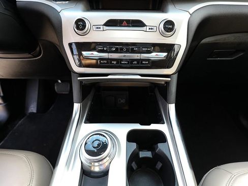 Used 2023 Ford Explorer XLT w/ Equipment Group 202A image 19