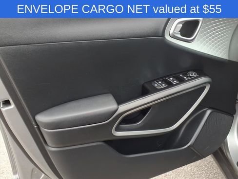 Used 2023 Kia Soul LX w/ LX Technology Package image 8