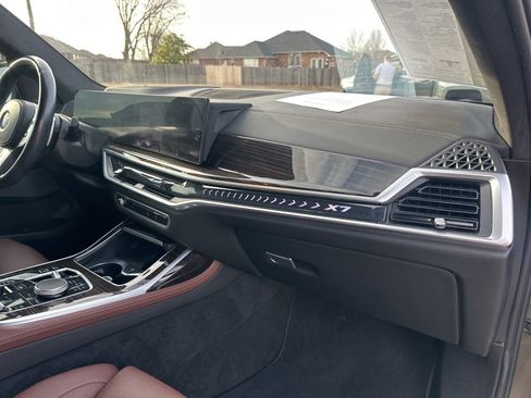 Used 2023 BMW X7 xDrive40i w/ M Sport Package image 55