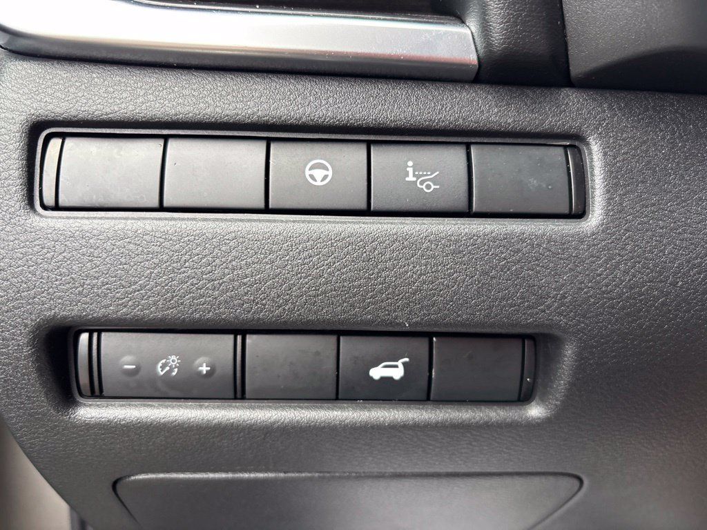 Used 2021 Nissan Rogue Platinum AWD/4WD image 22