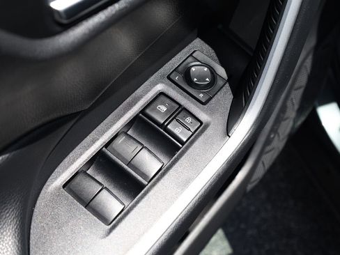 Used 2021 Toyota RAV4 XLE w/ Convenience Package FWD image 12